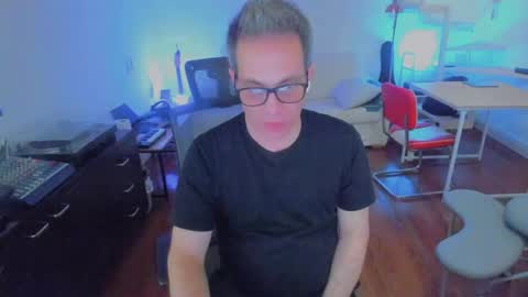 Snapshot of andy0pandi chatting on 10/08/25, 01:58 Andrew online show from 10/08/25, 01:58