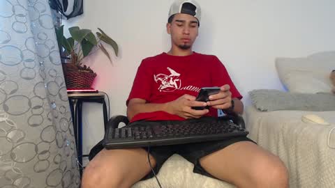 Snapshot of andy_0018 chatting on 12/08/24, 10:03 Andy online show from 12/08/24, 10:03