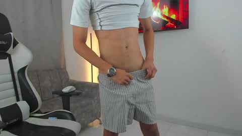Snapshot of andy_bigcock01 chatting on 12/18/24, 03:58 andy_bigcock01 online show from 12/18/24, 03:58