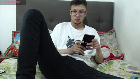 Snapshot of andy_bunny_lover chatting on 12/23/24, 01:40 ANDY online show from 12/23/24, 01:40