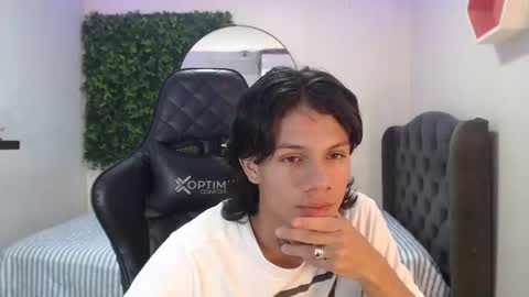 andy_dan1 online show from 01/21/25, 07:28