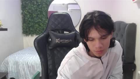 andy_dan1 online show from 01/22/25, 02:14