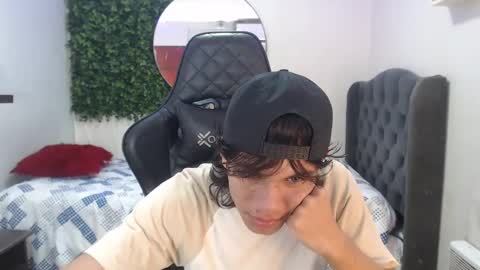 andy_dan1 online show from 02/04/25, 02:53