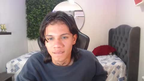 andy_dan1 online show from 02/05/25, 06:59