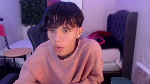 andy_dan1 online show from 02/25/25, 12:34