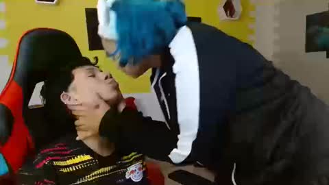 andy_dan1 online show from 10/15/25, 02:50