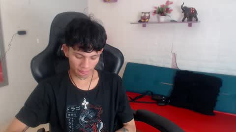 andy_dan1 online show from 11/18/25, 03:27