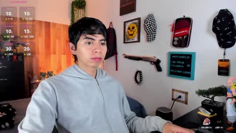 andy_guez_11 online show from 02/27/25, 10:04