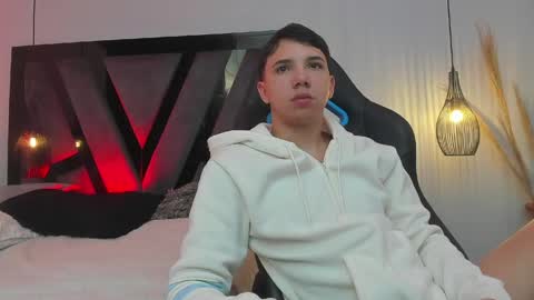 Snapshot of andy_miller5 chatting on 06/06/26, 09:52 ANDY online show from 06/06/26, 09:52