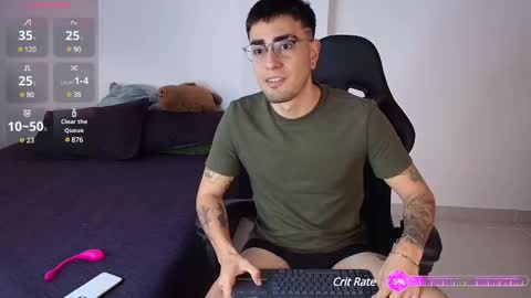 Snapshot of andy_shaaw chatting on 02/20/25, 01:51 Andres online show from 02/20/25, 01:51