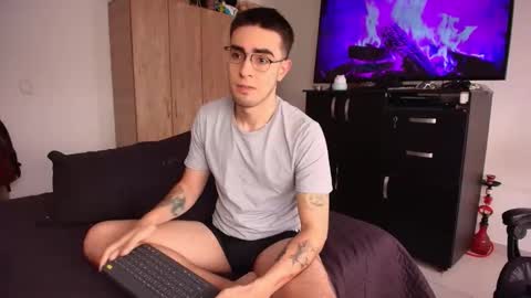 Snapshot of andy_shaaw chatting on 01/06/26, 01:48 Andres online show from 01/06/26, 01:48