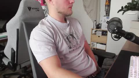 andycandy1994 online show from 11/13/25, 08:46