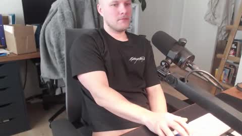 andycandy1994 online show from 02/04/26, 12:11