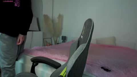 Mandy and Andy online show from 11/28/25, 05:37