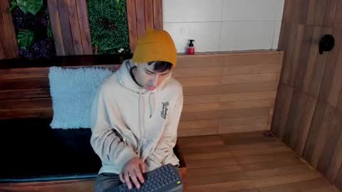 Andy Joy  online show from 03/06/25, 11:03