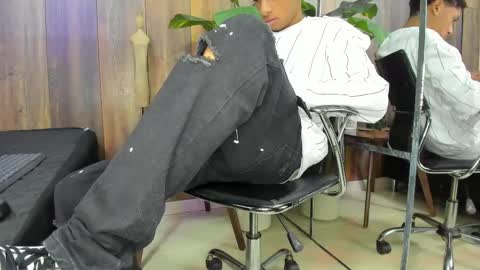 Snapshot of andysins chatting on 05/04/26, 10:44 Andy online show from 05/04/26, 10:44