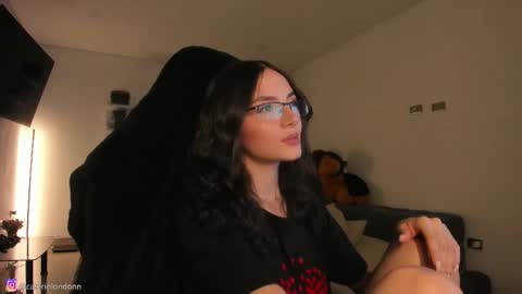      online show from 02/04/26, 02:28