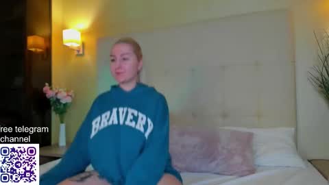 Snapshot of anet_dream chatting on 12/22/25, 04:26 Anet Dream online show from 12/22/25, 04:26