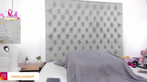 Snapshot of anette_cooper chatting on 09/27/25, 04:06 anette_cooper online show from 09/27/25, 04:06