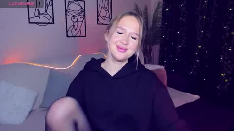 Anfisa online show from 12/03/25, 05:44