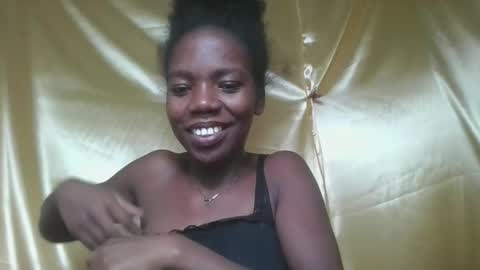 Snapshot of angeeliine chatting on 04/25/26, 12:24 angeeliine online show from 04/25/26, 12:24