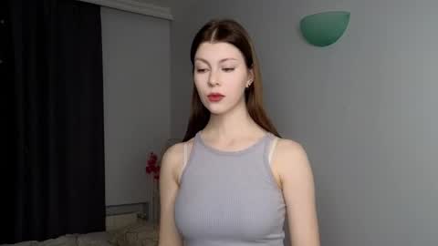 Snapshot of angel___face chatting on 11/04/25, 06:40 Keira online show from 11/04/25, 06:40