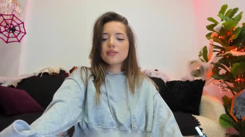 Snapshot of angel__vibe chatting on 10/22/25, 07:35 angel__vibe online show from 10/22/25, 07:35