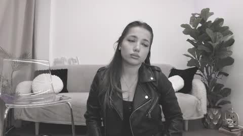 angel__vibe online show from 04/20/26, 07:37