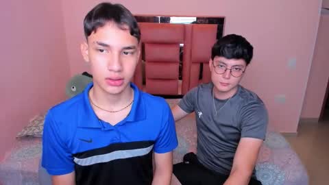 Snapshot of angel_and_jef chatting on 11/23/25, 12:10 Angel and Jeff online show from 11/23/25, 12:10