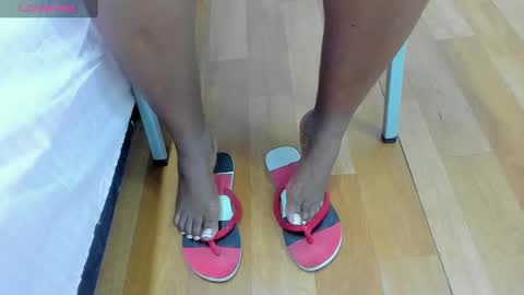 Snapshot of angel_avni chatting on 02/15/25, 01:42 Angel online show from 02/15/25, 01:42