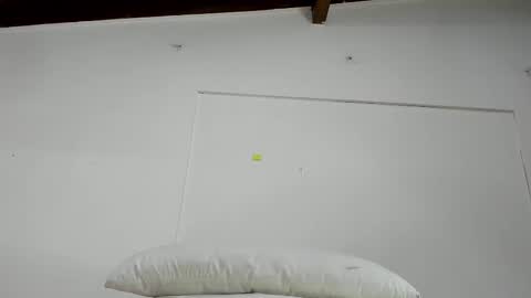 Snapshot of angel_avni chatting on 02/19/25, 02:33 Angel online show from 02/19/25, 02:33