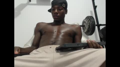 Snapshot of angel_blakee chatting on 12/04/24, 10:08 Angel Blake online show from 12/04/24, 10:08