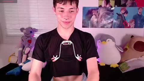 Snapshot of angel_bless19 chatting on 01/11/25, 08:43 Angel help me with 100 thumbs up online show from 01/11/25, 08:43