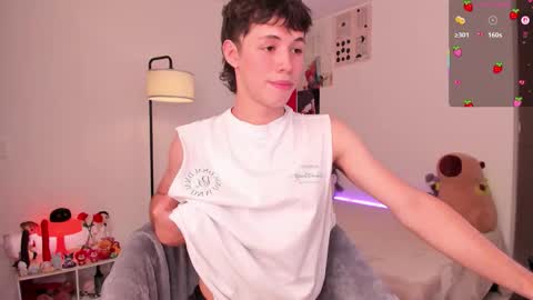 Snapshot of angel_bless19 chatting on 10/30/25, 09:37 Angel help me with 100 thumbs up online show from 10/30/25, 09:37