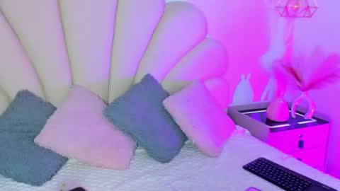 Snapshot of angel_bloom1 chatting on 07/04/26, 02:45 Angel online show from 07/04/26, 02:45