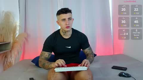 Snapshot of angel_boy01 chatting on 01/15/26, 01:48 angel_boy01 online show from 01/15/26, 01:48