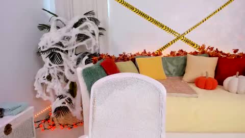 Claire - be back soon online show from 10/31/25, 09:16