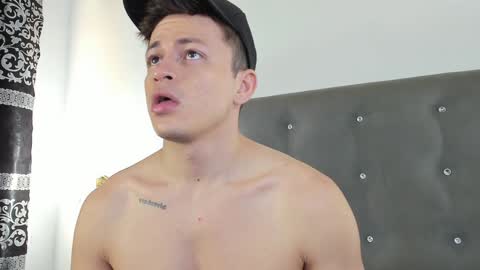 Snapshot of angel_cuervo chatting on 01/02/25, 03:40 Angel Cuervo online show from 01/02/25, 03:40