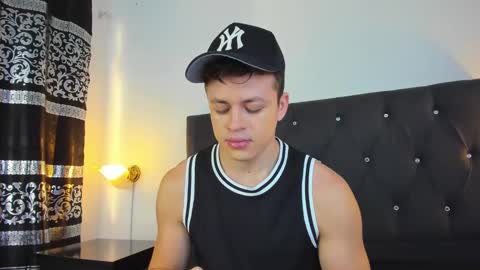 Snapshot of angel_cuervo chatting on 01/08/25, 12:37 Angel Cuervo online show from 01/08/25, 12:37