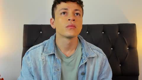 Snapshot of angel_cuervo chatting on 01/12/25, 01:16 Angel Cuervo online show from 01/12/25, 01:16