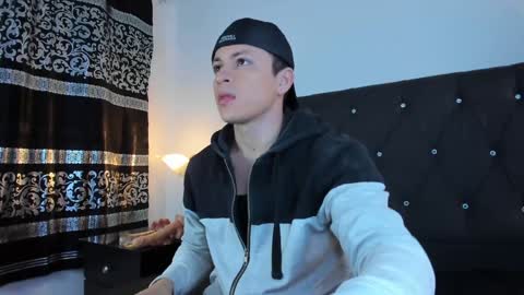 Snapshot of angel_cuervo chatting on 01/18/25, 12:36 Angel Cuervo online show from 01/18/25, 12:36