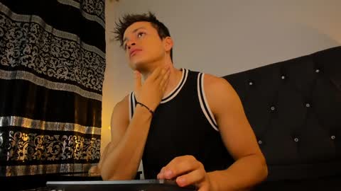 Snapshot of angel_cuervo chatting on 01/27/25, 12:37 Angel Cuervo online show from 01/27/25, 12:37