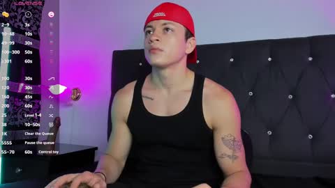 Snapshot of angel_cuervo chatting on 03/05/25, 12:44 Angel Cuervo online show from 03/05/25, 12:44