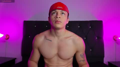 Snapshot of angel_cuervo chatting on 09/19/25, 12:39 Angel Cuervo online show from 09/19/25, 12:39