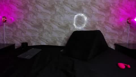 Snapshot of angel_cuervo chatting on 10/21/25, 12:28 Angel Cuervo online show from 10/21/25, 12:28