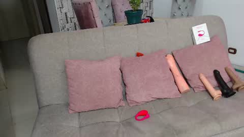 Snapshot of angel_dreamx chatting on 06/26/26, 10:25 Hanna online show from 06/26/26, 10:25