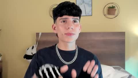 Snapshot of angel_eros_ chatting on 02/14/26, 11:45 Angel online show from 02/14/26, 11:45