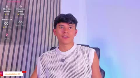 ngel Esteban  online show from 04/22/26, 07:37