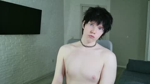 Snapshot of angel_fear chatting on 07/23/26, 10:57 Ray online show from 07/23/26, 10:57