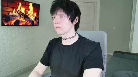 Snapshot of angel_fear chatting on 07/25/26, 02:03 Ray online show from 07/25/26, 02:03